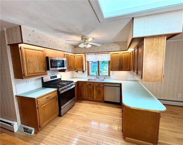 55 Nightingale Avenue, Warwick, RI 02889