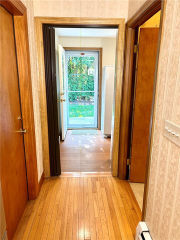 55 Nightingale Avenue, Warwick, RI 02889