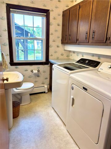55 Nightingale Avenue, Warwick, RI 02889