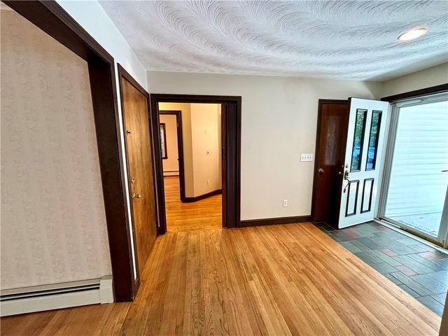55 Nightingale Avenue, Warwick, RI 02889