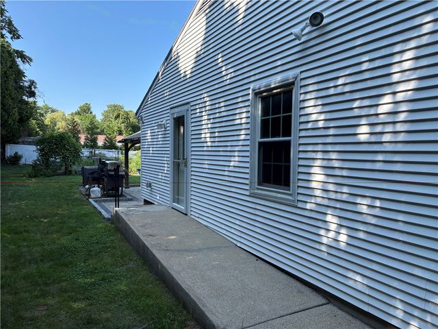 55 Nightingale Avenue, Warwick, RI 02889