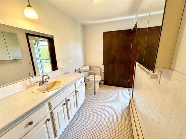 55 Nightingale Avenue, Warwick, RI 02889