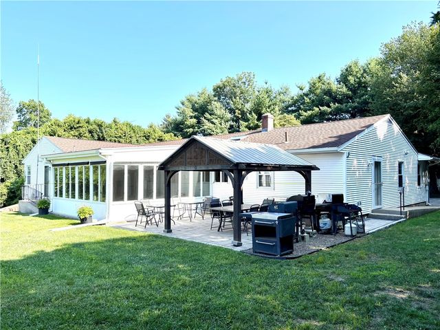 55 Nightingale Avenue, Warwick, RI 02889