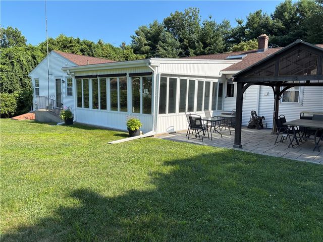 55 Nightingale Avenue, Warwick, RI 02889
