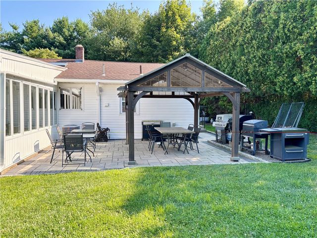 55 Nightingale Avenue, Warwick, RI 02889