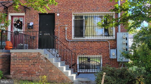 807 48TH PL NE, Washington, DC 20019