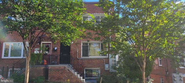 807 48TH PL NE, Washington, DC 20019