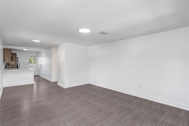 2132 NW 47th St 2132, Miami, FL 33142