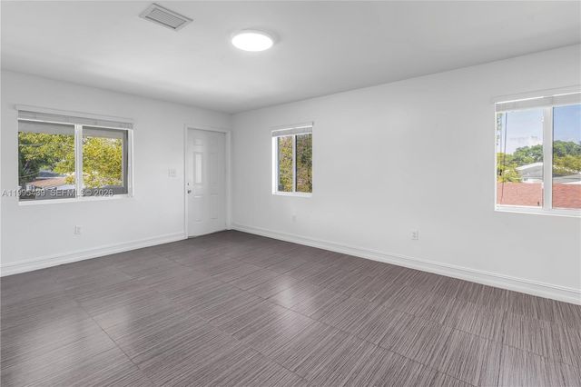 2132 NW 47th St 2132, Miami, FL 33142