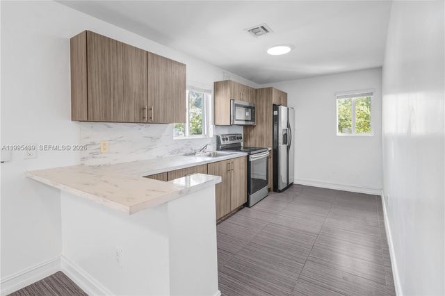 2132 NW 47th St 2132, Miami, FL 33142