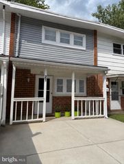 21 THORN LN,, New Castle, DE 19720