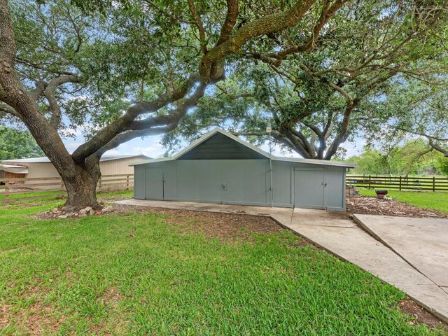 2600 Euell Road, Crosby, TX 77532