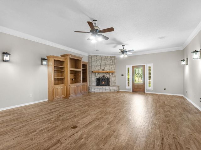 2600 Euell Road, Crosby, TX 77532