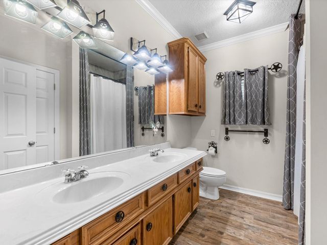 2600 Euell Road, Crosby, TX 77532