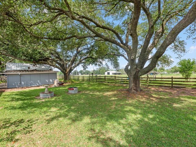 2600 Euell Road, Crosby, TX 77532