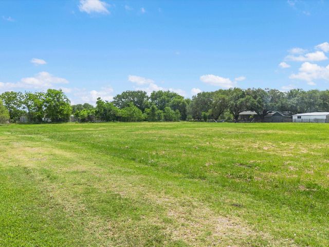 2600 Euell Road, Crosby, TX 77532