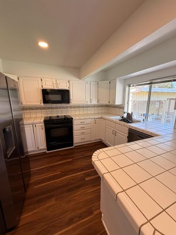 1716 Rockrose Rd, West Sacramento, CA 95691