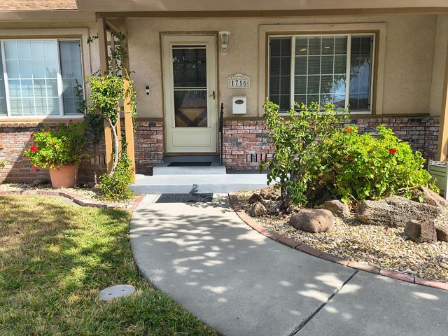 1716 Rockrose Rd, West Sacramento, CA 95691