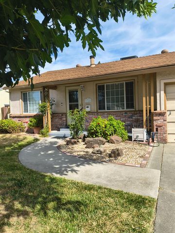 1716 Rockrose Rd, West Sacramento, CA 95691