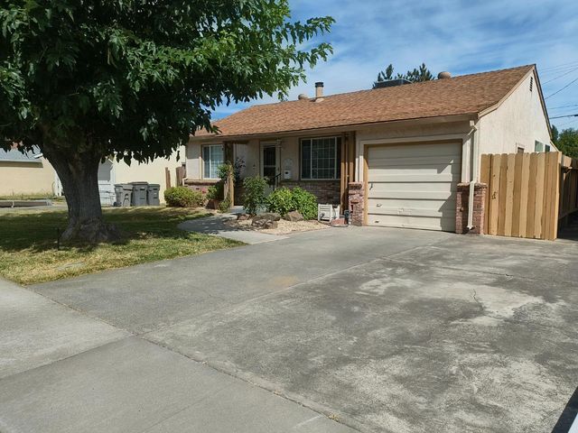 1716 Rockrose Rd, West Sacramento, CA 95691