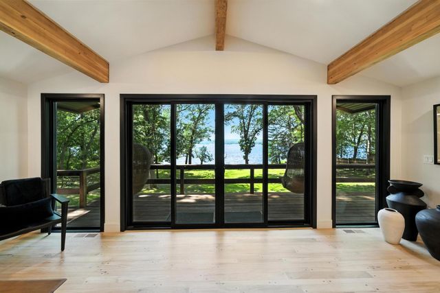 306 Cove Road, Troy Twp, WI 54016
