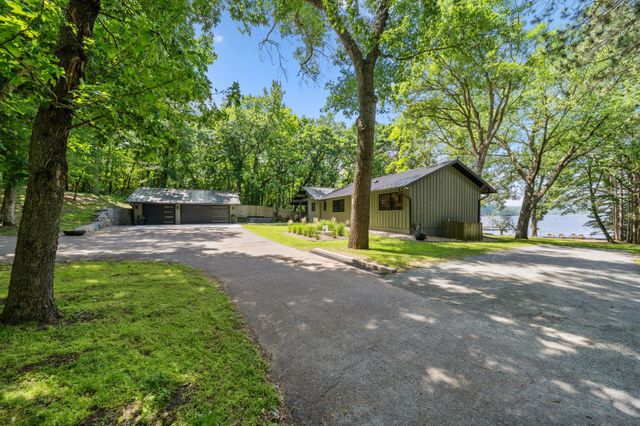306 Cove Road, Troy Twp, WI 54016