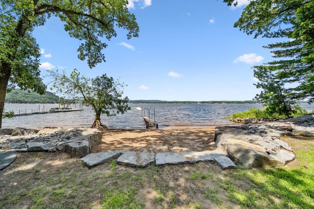 306 Cove Road, Troy Twp, WI 54016