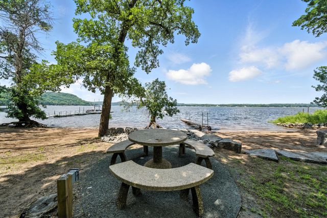 306 Cove Road, Troy Twp, WI 54016