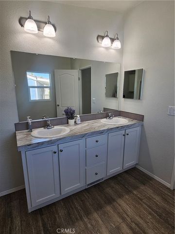 999 S Santa Fe Avenue 66, San Jacinto, CA 92583