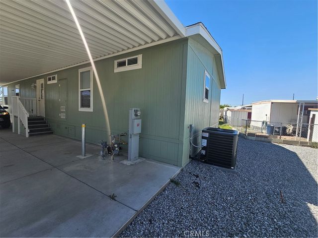 999 S Santa Fe Avenue 66, San Jacinto, CA 92583