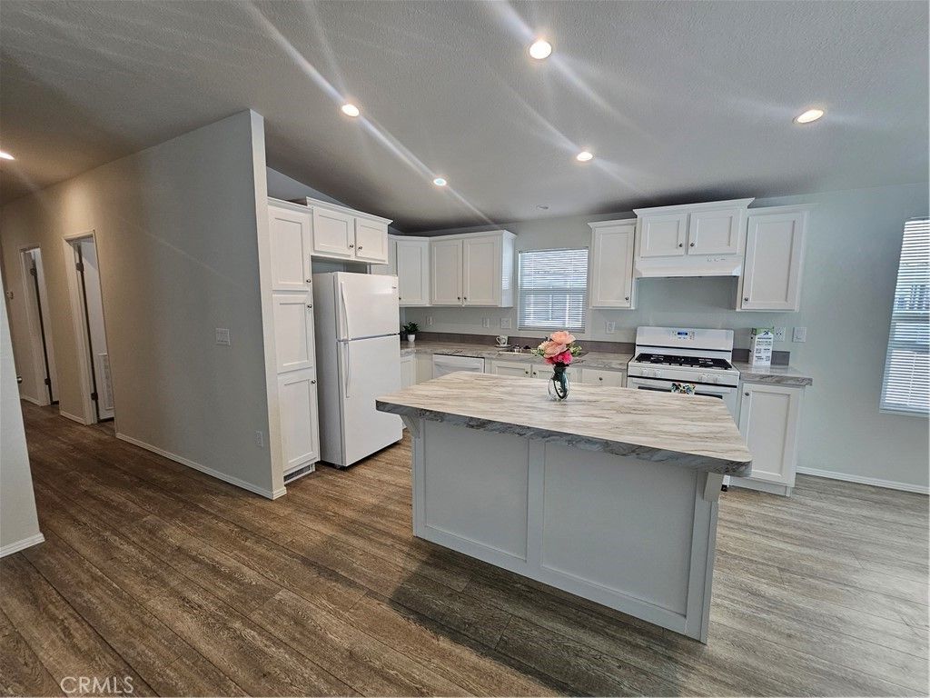 999 S Santa Fe Avenue 66, San Jacinto, CA 92583