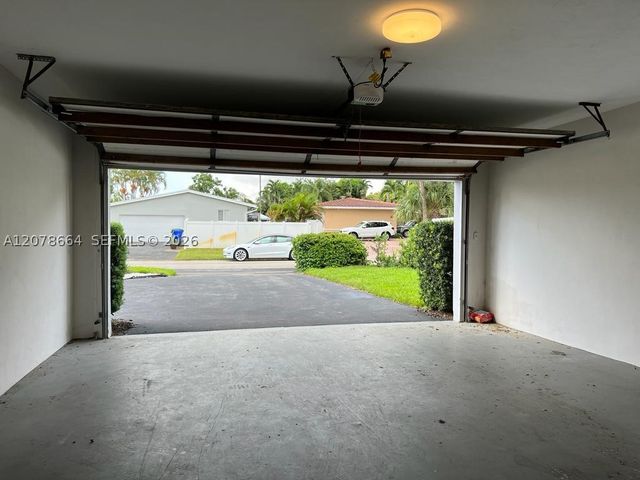 1931 NE 55th Ct, Fort Lauderdale, FL 33308