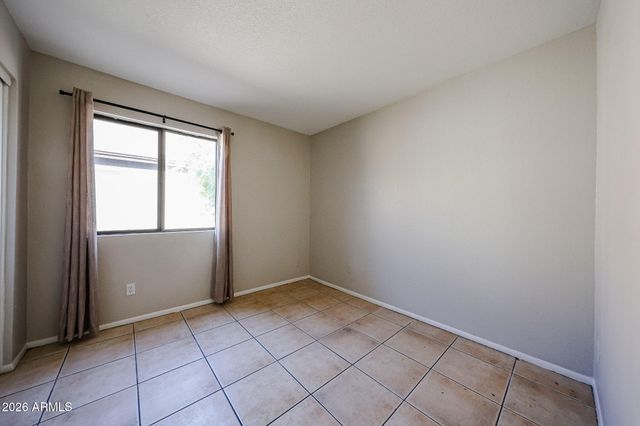 8517 W COLLEGE Drive, Phoenix, AZ 85037