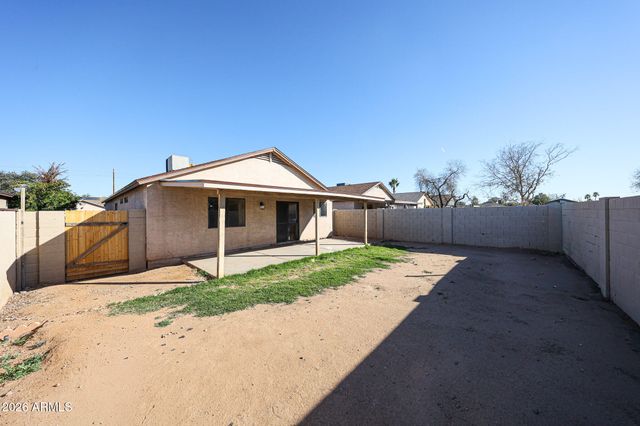 8517 W COLLEGE Drive, Phoenix, AZ 85037