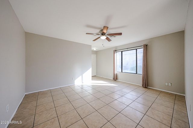 8517 W COLLEGE Drive, Phoenix, AZ 85037