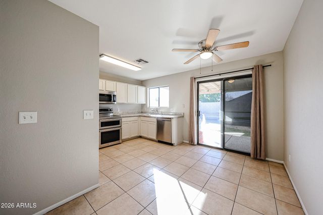 8517 W COLLEGE Drive, Phoenix, AZ 85037