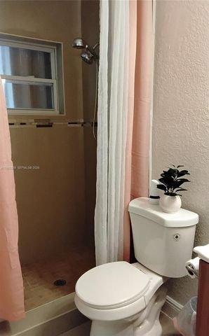 525 NW 15th Ter, Fort Lauderdale, FL 33311