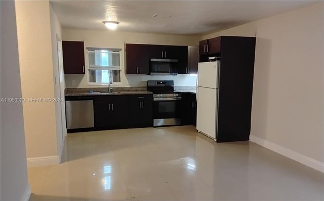 525 NW 15th Ter, Fort Lauderdale, FL 33311