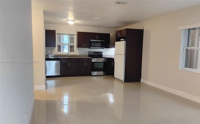 525 NW 15th Ter, Fort Lauderdale, FL 33311