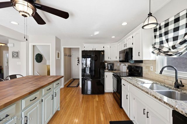 11708 Saratoga Woods Ct, Louisville, KY 40299