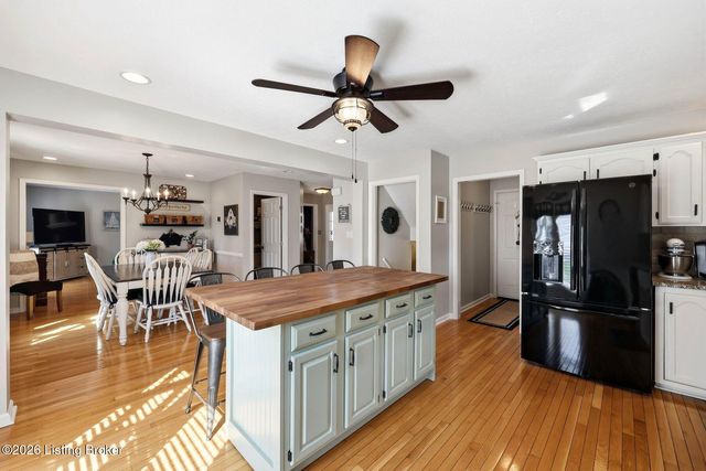 11708 Saratoga Woods Ct, Louisville, KY 40299