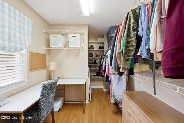 11708 Saratoga Woods Ct, Louisville, KY 40299