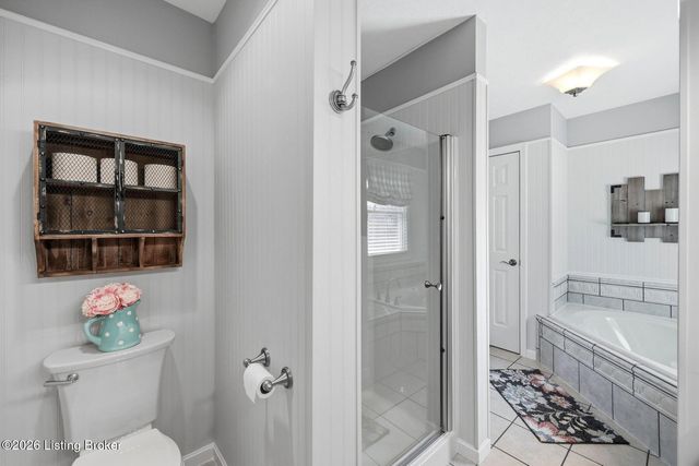 11708 Saratoga Woods Ct, Louisville, KY 40299