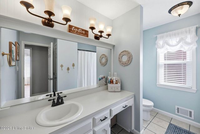 11708 Saratoga Woods Ct, Louisville, KY 40299