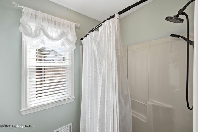 11708 Saratoga Woods Ct, Louisville, KY 40299