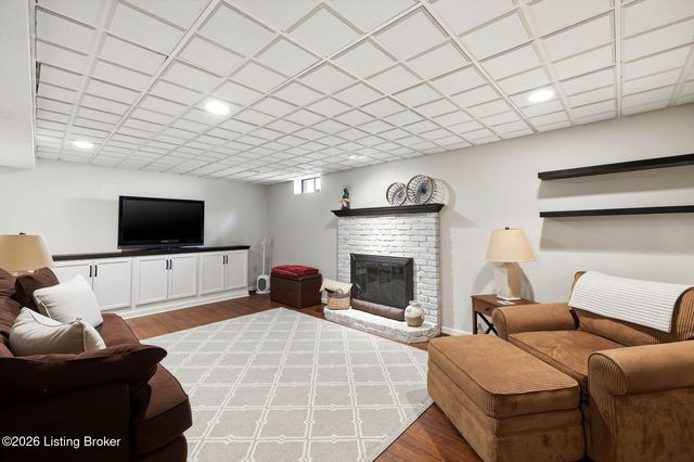 11708 Saratoga Woods Ct, Louisville, KY 40299