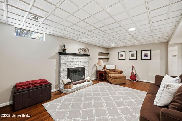 11708 Saratoga Woods Ct, Louisville, KY 40299