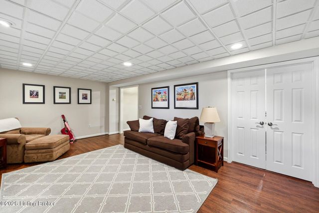 11708 Saratoga Woods Ct, Louisville, KY 40299