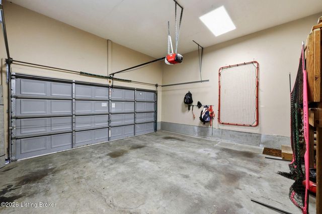 11708 Saratoga Woods Ct, Louisville, KY 40299