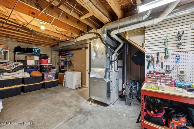 11708 Saratoga Woods Ct, Louisville, KY 40299